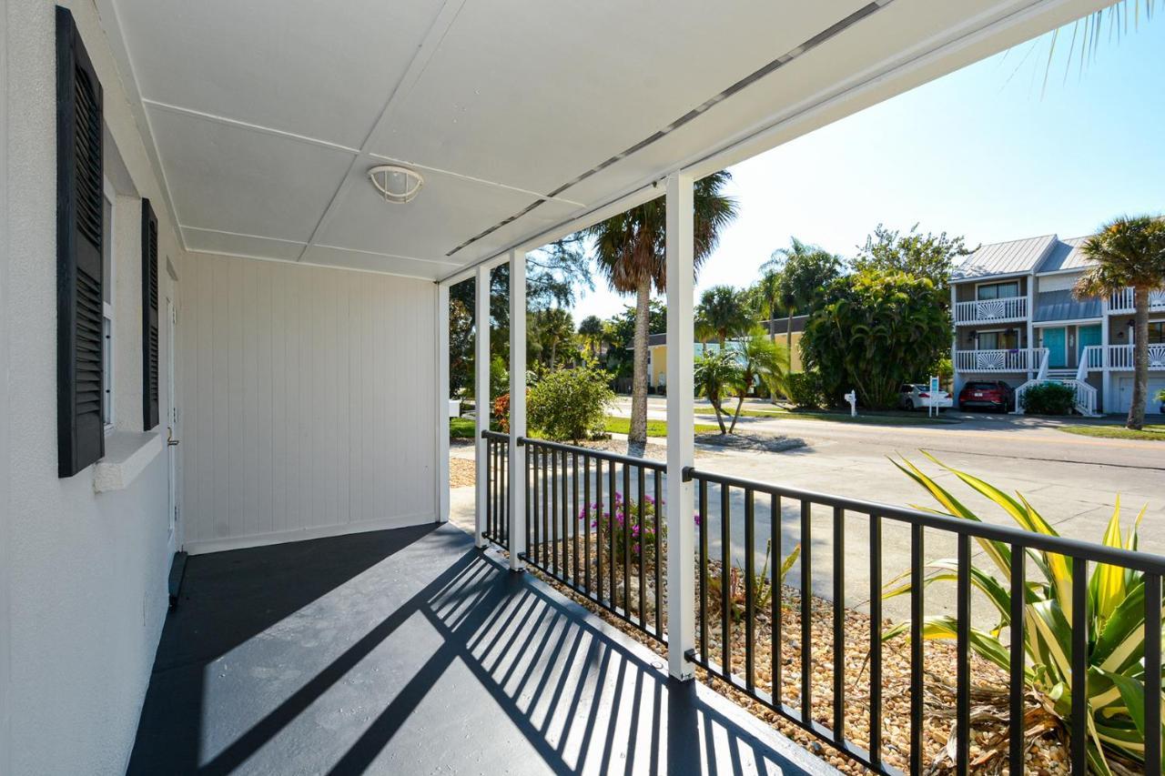 Canal 313 - Right In Siesta Key Village! エクステリア 写真